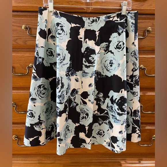 Talbots 8 Aqua & Black Rose Print A-line Skirt - Picture 2 of 7